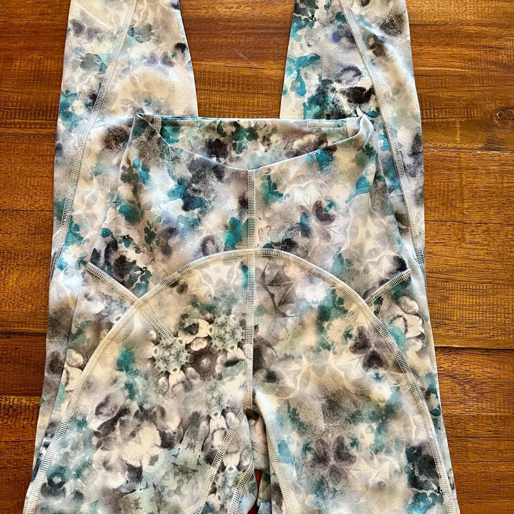 Lululemon | Floral Leggings